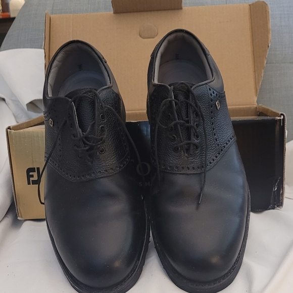 Vintage NEW FootJoy Classic Golf shoes - Picture 2 of 3